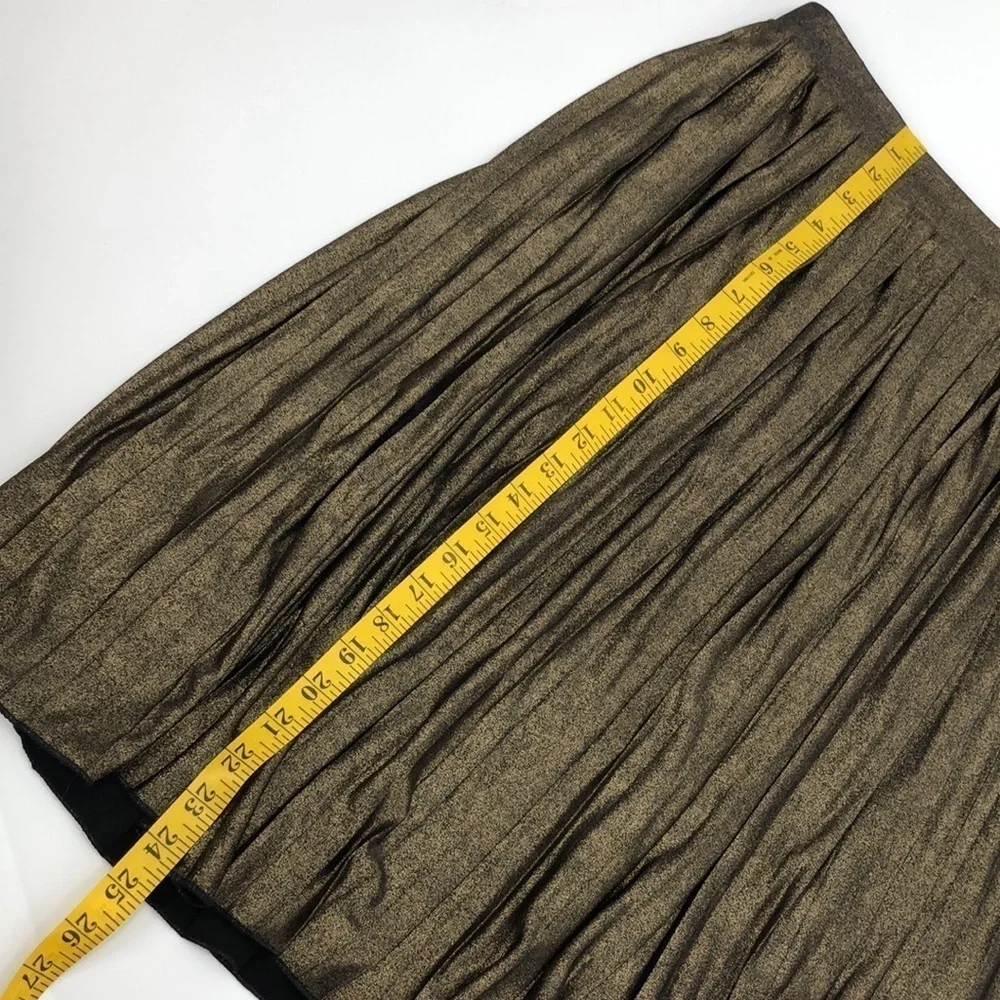 Charlotte Russe Pleated Gold Fleck and Black Skiirt Size L Shiny Shimmery
